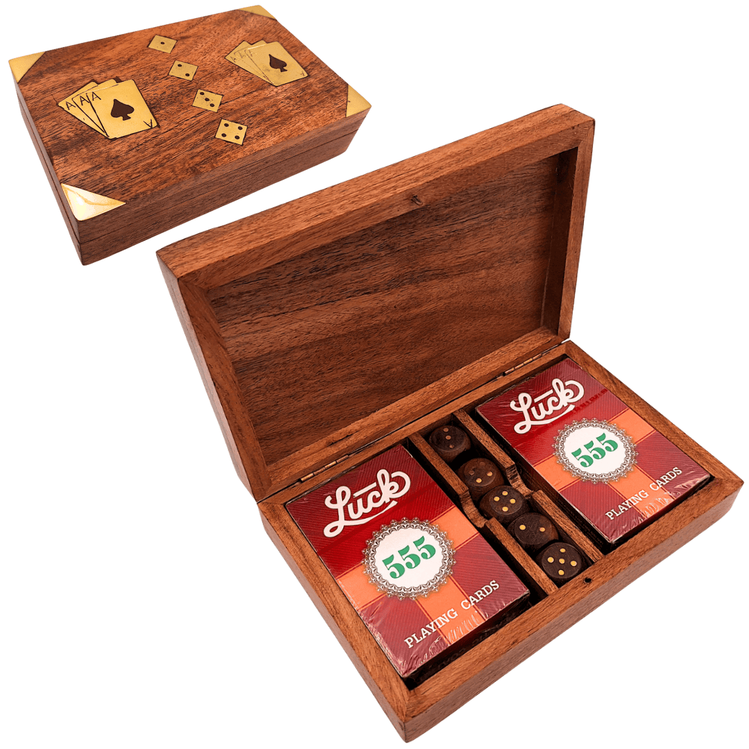 Elegante spelset met twee kaartspellen en dobbelstenen in houten doos met messing versieringen - gepersonaliseerde gravure