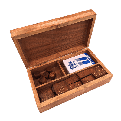 Spelset 3-in-1 in een elegant houten doosje met mogelijkheid tot personalisatie met gravure - Kaarten, domino, dobbelstenen - Ideaal cadeau voor liefhebbers van gezelschapsspellen - Afmetingen: 22,5 x 13 x 6 cm, acaciahout met messing versieringen