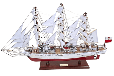 Exclusief model van het zeilschip Dar Młodzieży XXL 71 cm, mogelijkheid tot personalisatie door gravure