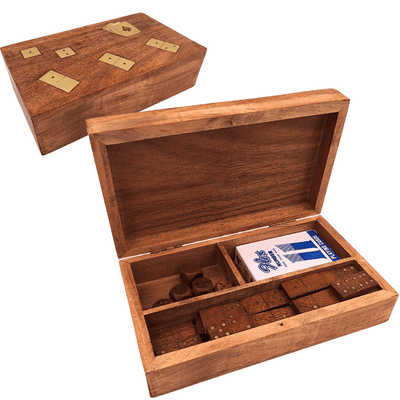 Spelset 3-in-1 in een elegant houten doosje met mogelijkheid tot personalisatie met gravure - Kaarten, domino, dobbelstenen - Ideaal cadeau voor liefhebbers van gezelschapsspellen - Afmetingen: 22,5 x 13 x 6 cm, acaciahout met messing versieringen