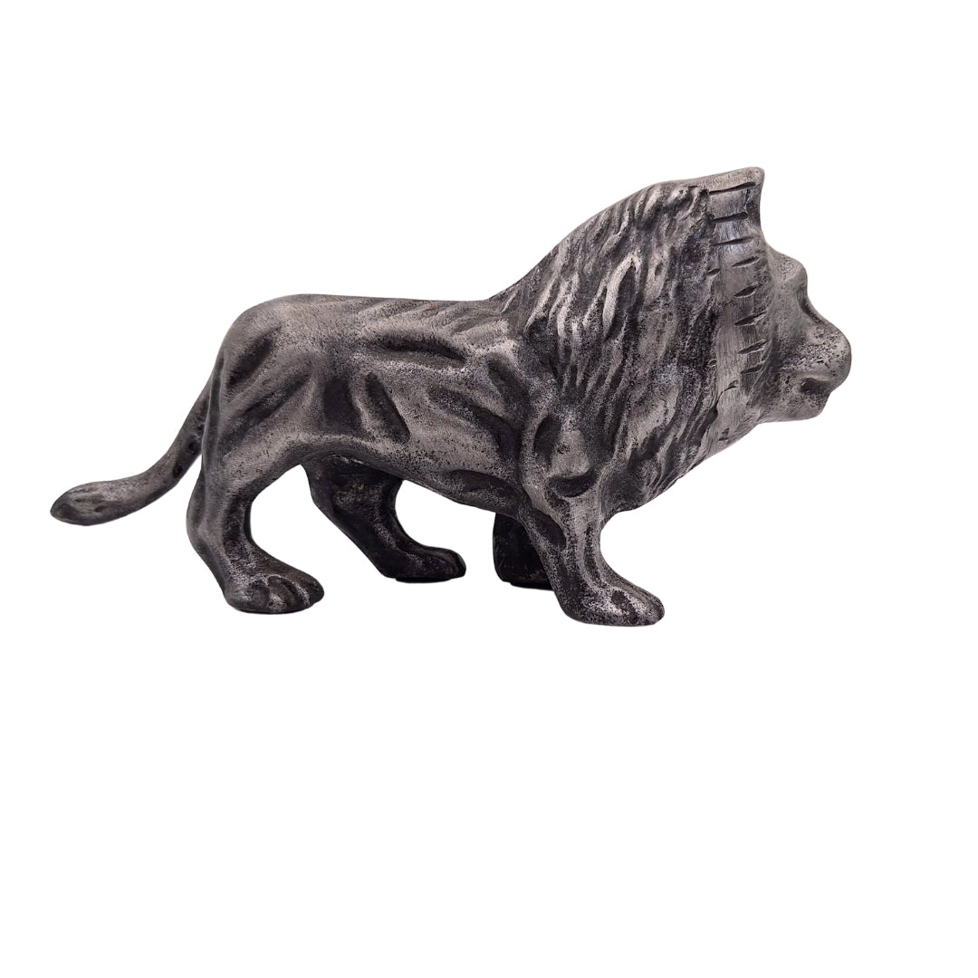 Decoratief LEO-beeldje van aluminium in zilverkleur, gepersonaliseerde gravure