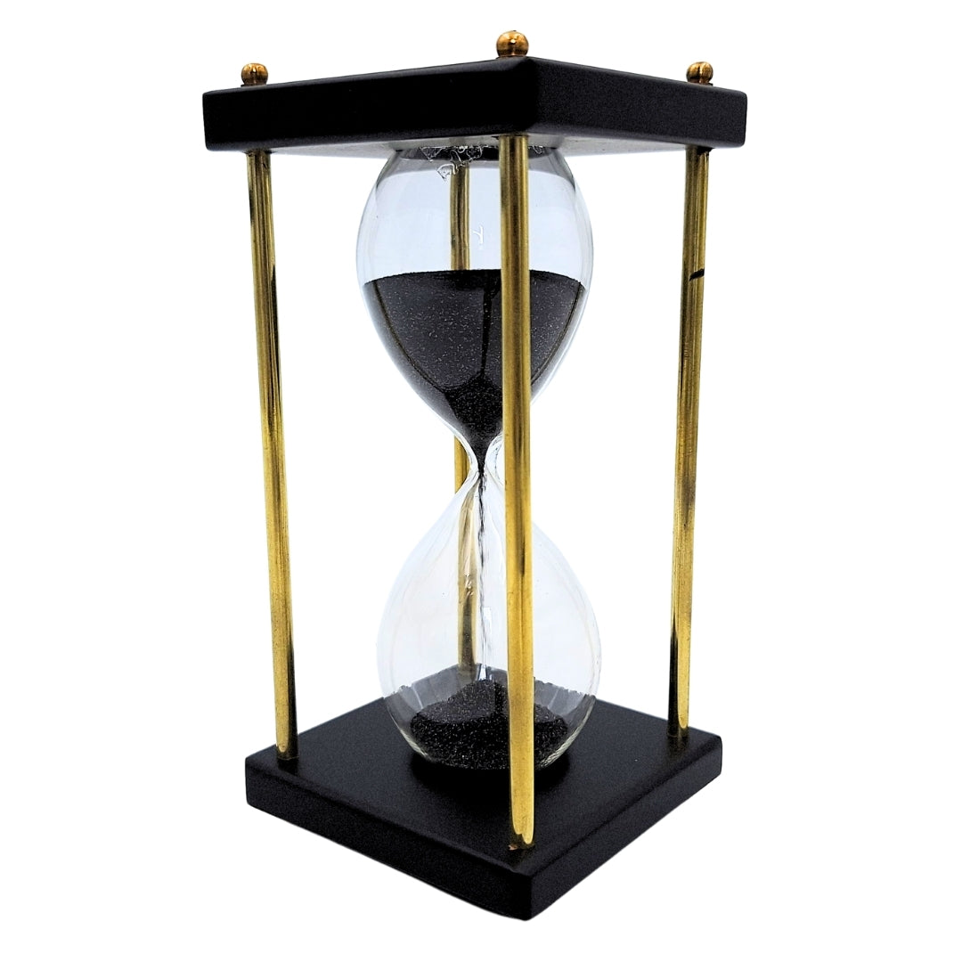 Messing-houten zandloper 5 minuten met zwart zand met mogelijkheid tot personalisatie met gravure – elegante retrodecoratie als cadeau met een hoogte van 16 cm