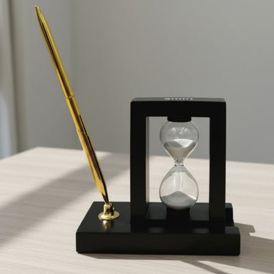 Decoratieve bureauset met zandloper 3 minuten en penhouder met gravure