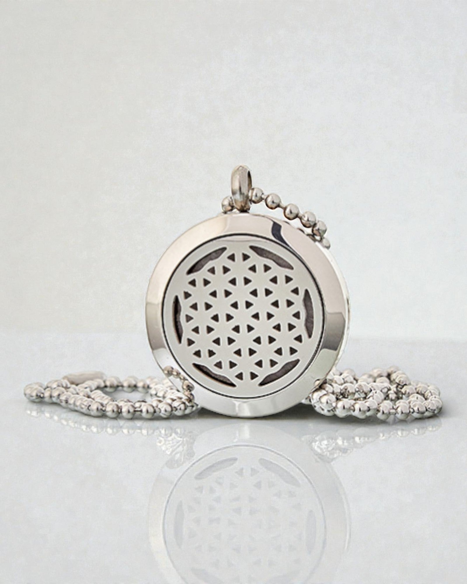 Aurelia Vita – Aromatherapeutische halsketting met geurverspreider Bloem des Levens 25 mm van roestvast staal