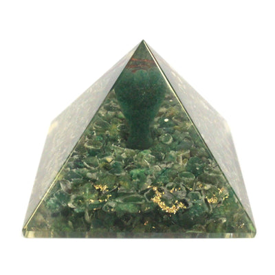 Magische orgonietpiramide 70 mm - engel met esoterische objecten, groenachtig interieur en handmatige afwerking