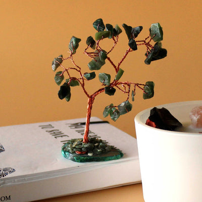 Aventurijnboompje op agaatbasis - groen, 10 cm, 35 kristallen