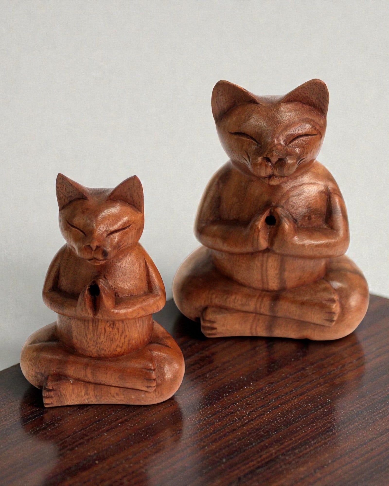ZenCat Groot – 17 cm, houten yogakat voor wierookstokjes