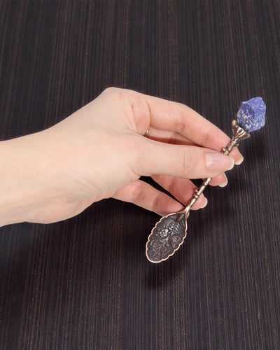 Arcana Aurea – Pakket van 7 bruine heksenlepeltjes met natuurlijke stenen