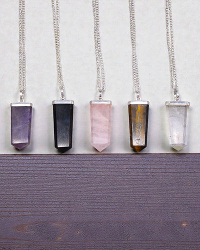 Kristalstraal – Platte hanger van bergkristal in kristalslijping