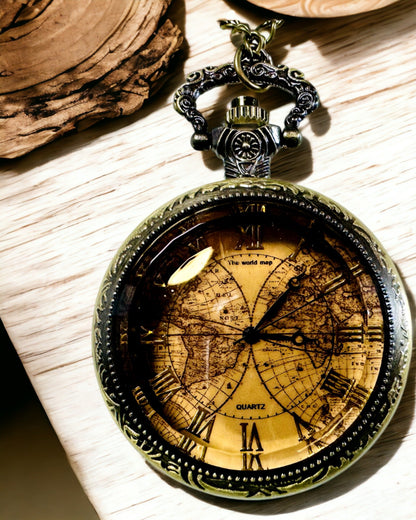 Klassieke Kwarts Zakhorloge met Wereldkaart – Vintage Stijl Hanger met Ketting voor Haar en Hem, gravure