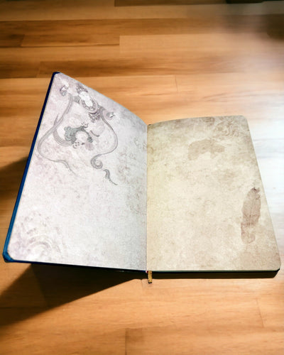 Klassiek Notitieboek met Harde Kaft met Breimotief - Donkerblauw. Gravure mogelijk