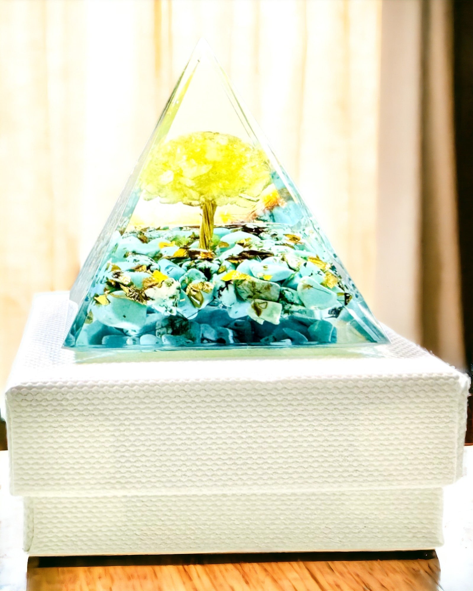 Orgoniet Piramide met Citrien en Turkoois – Chakra Energie Generator, Reiki Gereedschap, Meditatie Decoratie