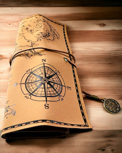 Retro Lichtbruin - matte, leren Reisetui in Reizigersstijl met Wereldkaart – Praktisch en Ruim. Personalisatie met gravure.