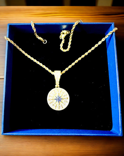 Ketting met Kompas Hanger in Glamour Stijl met Zirkonia voor Vrouwen en Mannen - 2 varianten om uit te kiezen, personalisatie met gravure als cadeau