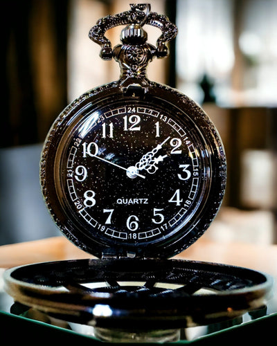 Zakhorloge met Kompas – Elegante Vintage Hanger met Opengewerkt Skelet en Zwarte Wijzerplaat, personalisatie met gravure