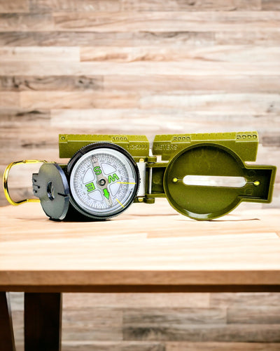 Waterdichte Kompas Navigatie van Hoge Precisie in Legergroene Kleur – Betrouwbaar in Oriëntatie, mogelijkheid tot graveren