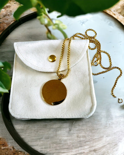 Wisiorek "Urban Elegance" – Ronde Medaille van Roestvrij Staal in Twee Kleuren met Personaliseringsoptie