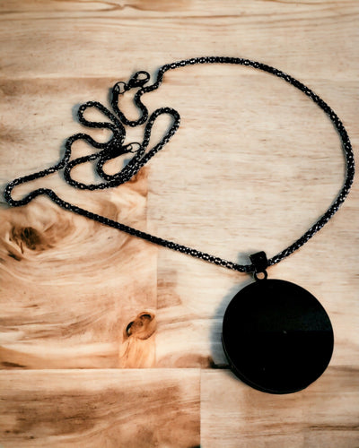 Wisiorek "Urban Elegance" – Ronde Medaille van Roestvrij Staal in Twee Kleuren met Personaliseringsoptie