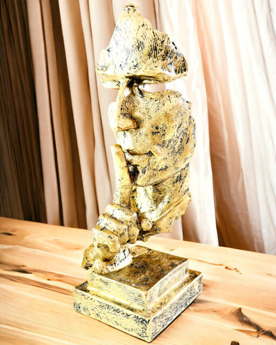 Reflectieve Man – Abstract Beeldhouwwerk in Moderne Stijl