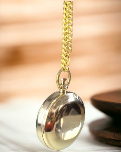 Gouden kleur Kompas Avontuur – Elegante Navigator van Ontdekkingen