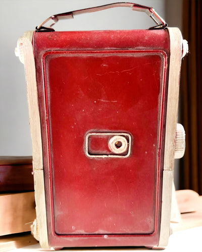 Vintage Vision: Decoratieve Retro Camera met Graveeroptie