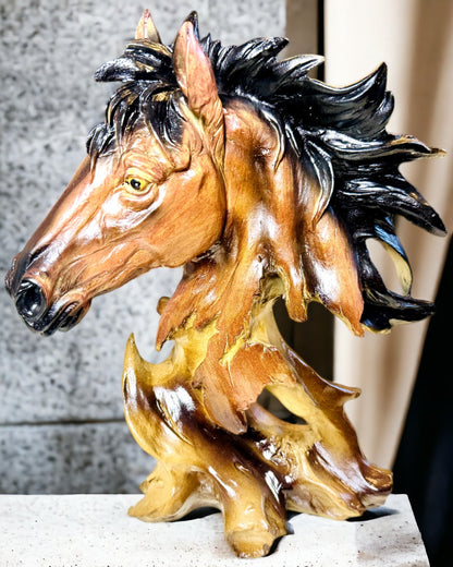 Abstracte Paardensculptuur van Hars