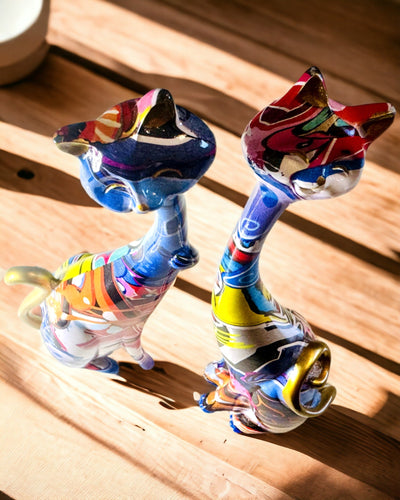 Abstracte Kattenbeeldjes "ArtCats", Handgeschilderd, Hars – 25 cm, 2 stuks.