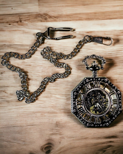 Klassieke zilverkleurige Achtkantige Mechanische Zakhorloge met Opengewerkte Wijzerplaat in Steampunk-stijl