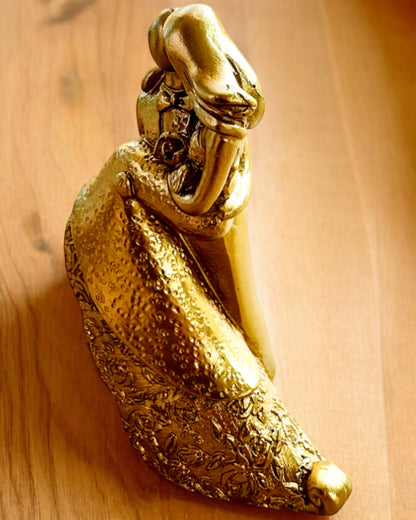 Beeldje "Eeuwige Liefde" kleur goud - 11 cm, Klein Decoratief Beeldje met Gravure Optie