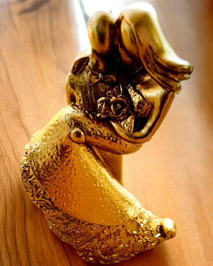 Beeldje "Eeuwige Liefde" kleur goud - 11 cm, Klein Decoratief Beeldje met Gravure Optie