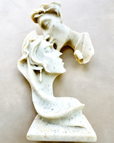 Beeldje "Elegantie in Steen" kleur wit - 13,5 cm hoog, Decoratief met Graveeroptie