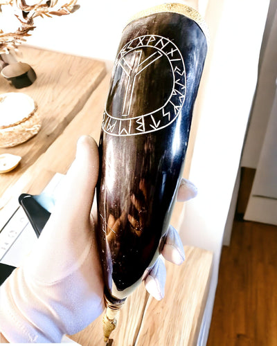 Hoornbeker "Viking Valor" - Handgegraveerd, Premium Kwaliteit - 4 varianten beschikbaar