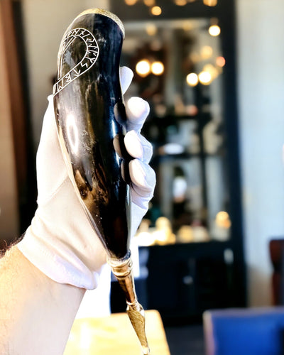 Hoornbeker "Viking Valor" - Handgegraveerd, Premium Kwaliteit - 4 varianten beschikbaar