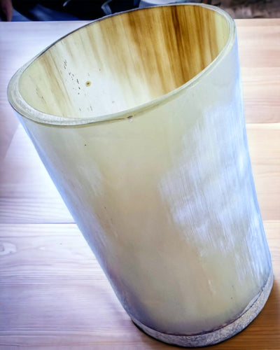 Handgemaakte Kleine Beker met Gravure Optie, Indiase Beker, personalisatiemogelijkheid als cadeau, gravure. Lichte kleur