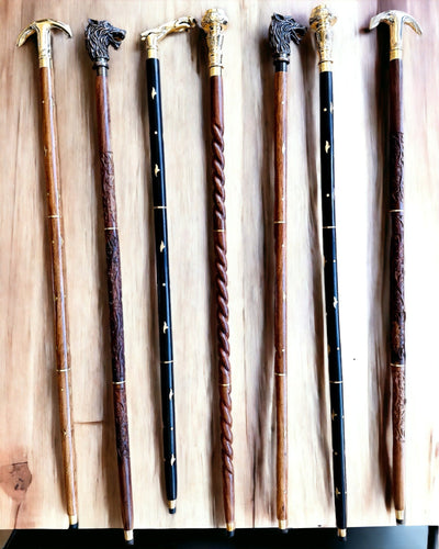 Handgesneden Wandelstok, voor wandelen "Koninklijke Wandelaar" in bruine kleur met patronen