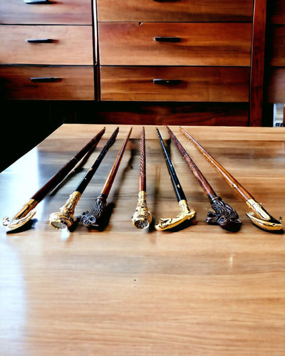 Kompasso Brown - Liefde voor wandelen - Handgesneden Houten - Exclusieve Editie met Gravure Optie