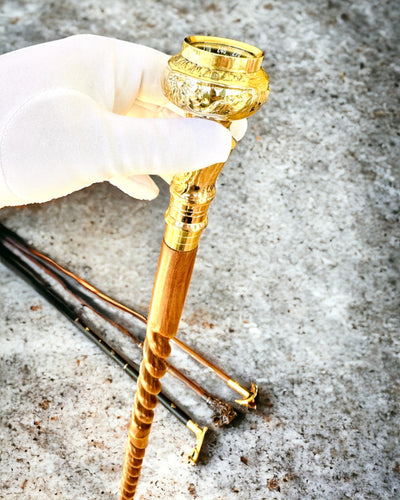 Kompasso Brown - Liefde voor wandelen - Handgesneden Houten - Exclusieve Editie met Gravure Optie