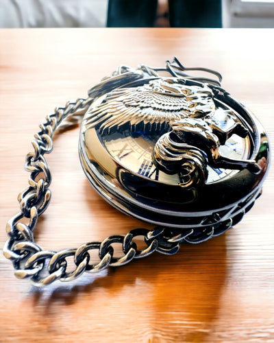 Zakhorloge "Equus Tempus" - Zwart met Paardenmotief, mogelijkheid tot personalisatie met gravure - witte wijzerplaat