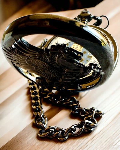 Zakhorloge "Equus Tempus" - Zwart met Paardenmotief, mogelijkheid tot personalisatie met gravure - witte wijzerplaat