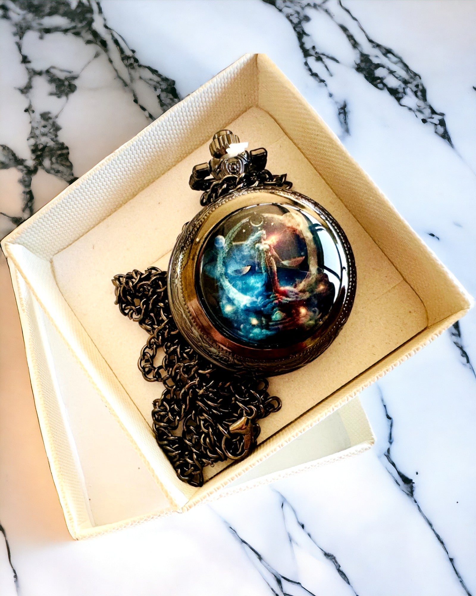 Kieszonhorloge Kosmisch "Galactic Timekeeper" - mogelijkheid tot personalisatie met gravure