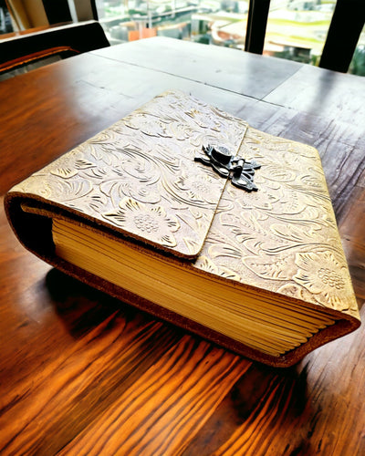 Luxe Retro Notitieboek met Leren Omslag - "Vintage Elegance", 480 pagina's, mogelijkheid tot personalisatie met gravure