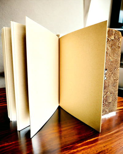 Luxe Retro Notitieboek met Leren Omslag - "Vintage Elegance", 480 pagina's, mogelijkheid tot personalisatie met gravure