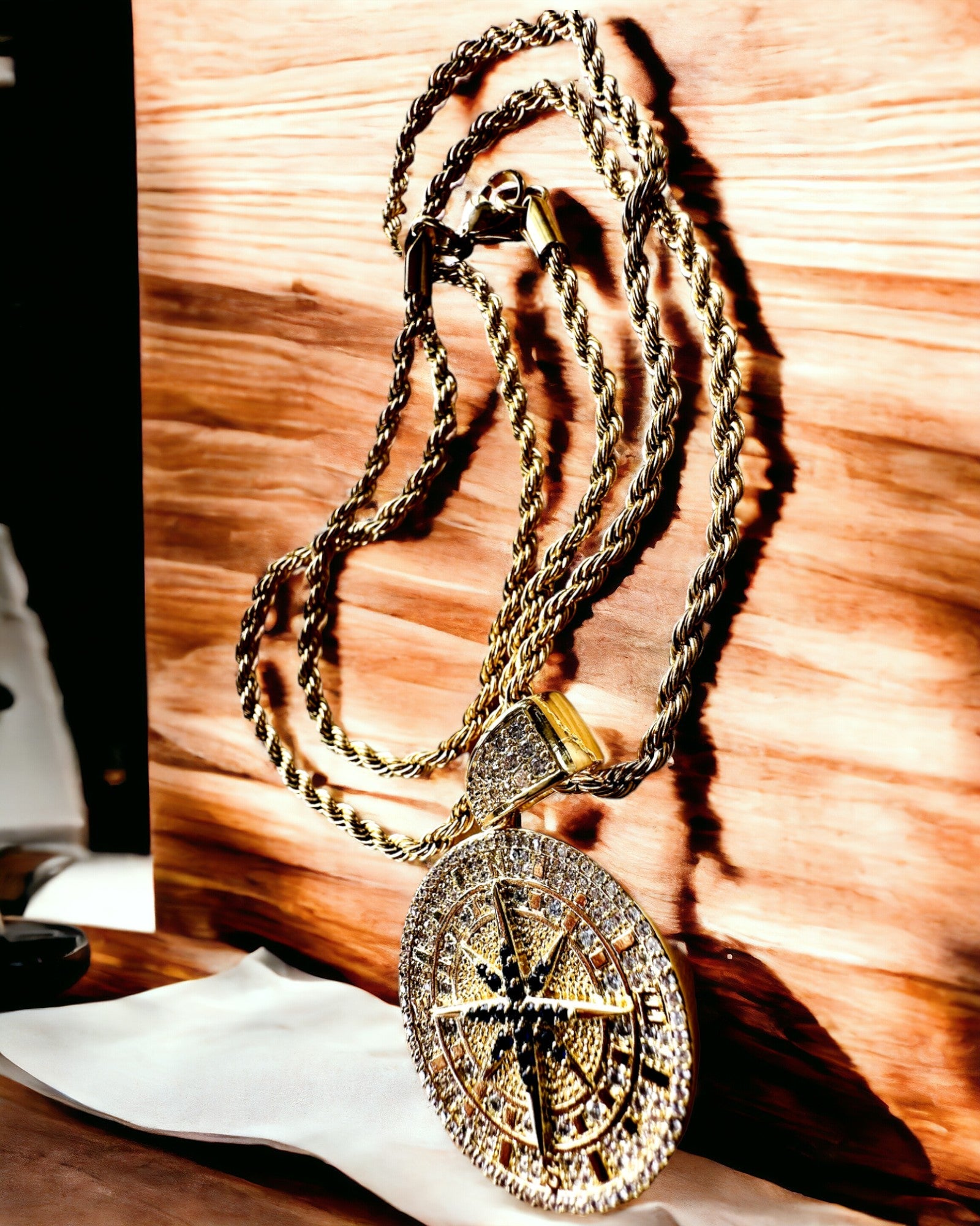 Glamour Stijl Kompas Hanger Ketting met Zirkonia voor Vrouwen en Mannen - gouden kleur, gravure