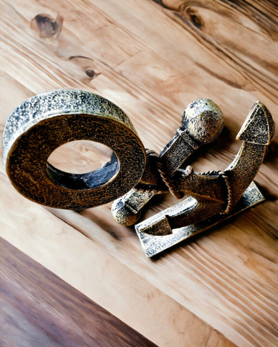 Rustieke Hars Ankerbeeld - "Zee Legende", anker personalisatie met gravure