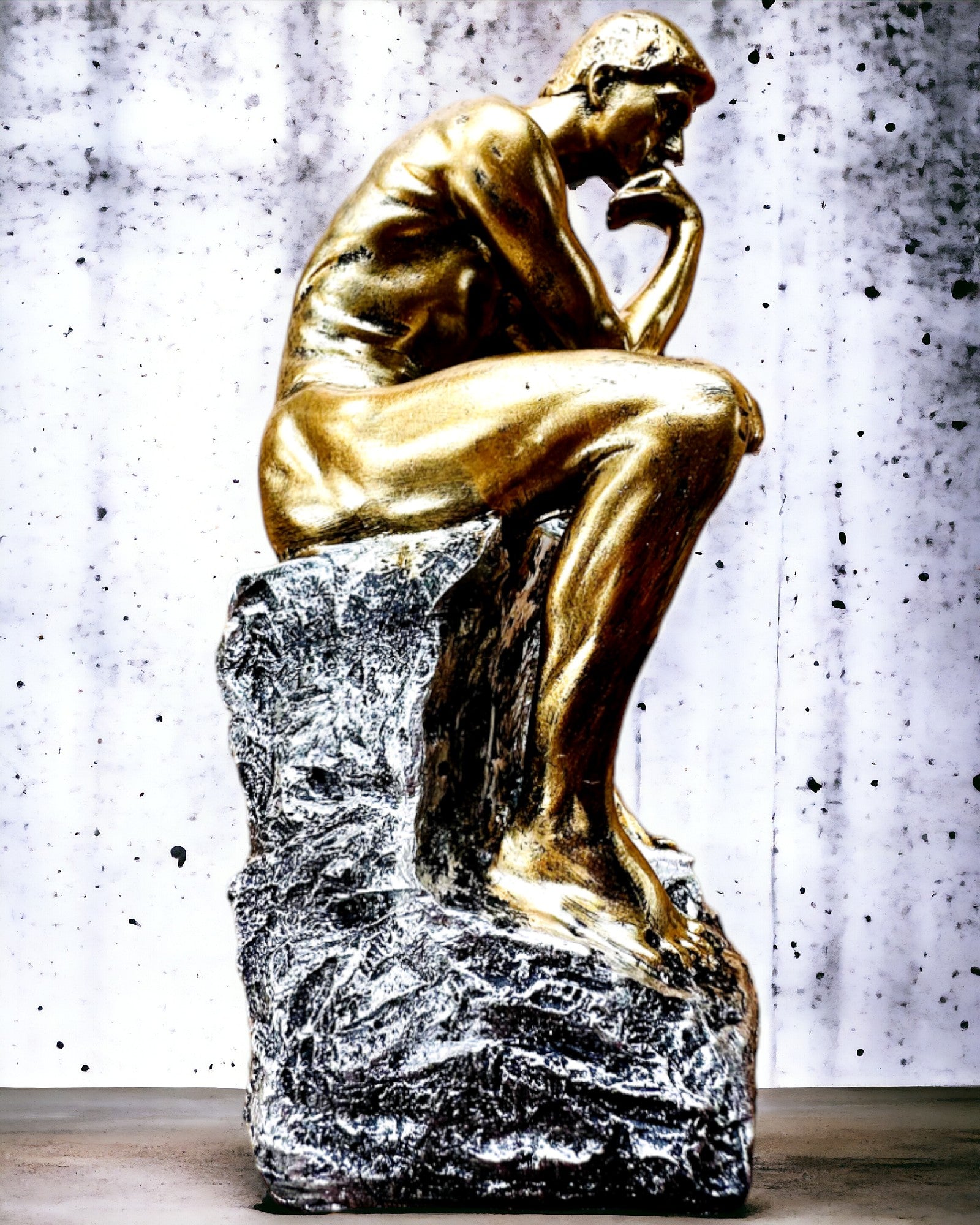 Gouden Denker - Beeldje van hars, personalisatie met gravure