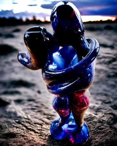 Kosmiczny Uścisk - Harsfiguur met Graveeroptie