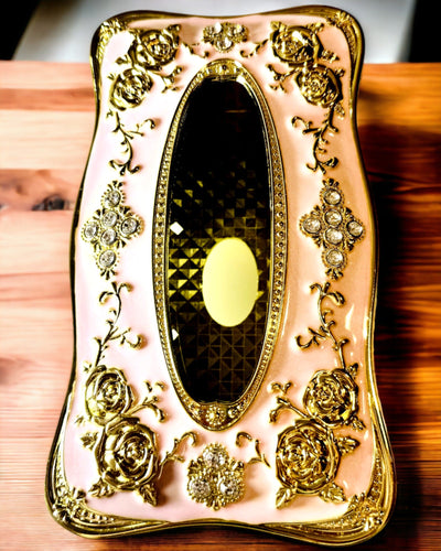 Elegante Roze Doos voor Zakdoekjes met Geëmbosseerde Rozen – Luxe Accent voor de Woonkamer, Hotel of Club