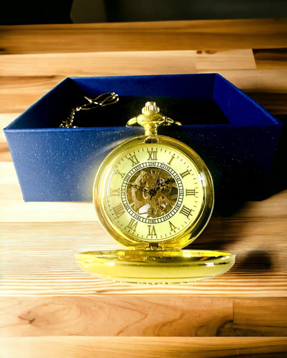 Retro Gesneden Zakhorloge met Handopwindbaar Mechanisme, Gouden kleur met Romeinse Schaal en Lichtgevende Wijzerplaat, Vintage Stijl