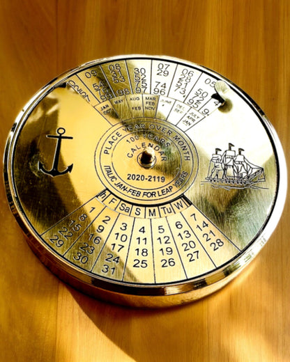 Kalendarium van de Eeuwigheid "Morski Żagiel" – Messing 100-jarige Kalender - gravure mogelijk als cadeau