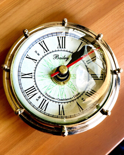 Bailey Compass Clock - Elegante Klok met Kompasmotief met Mogelijkheid tot Graveren